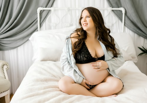 The Ultimate Guide to Maternity Boudoir Photography in Florida